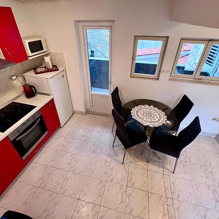 Apartments Tudor Nikola フヴァル エクステリア 写真
