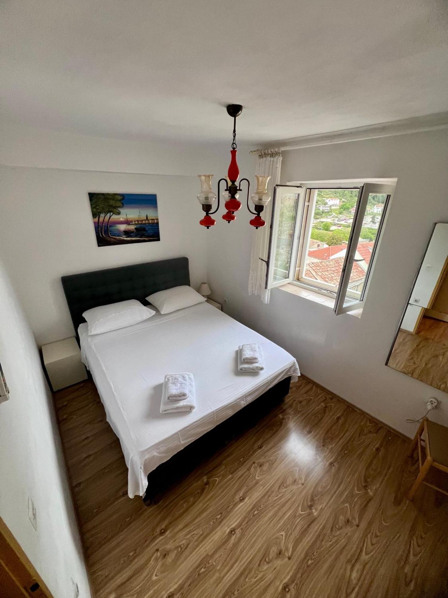 Apartments Tudor Nikola フヴァル エクステリア 写真