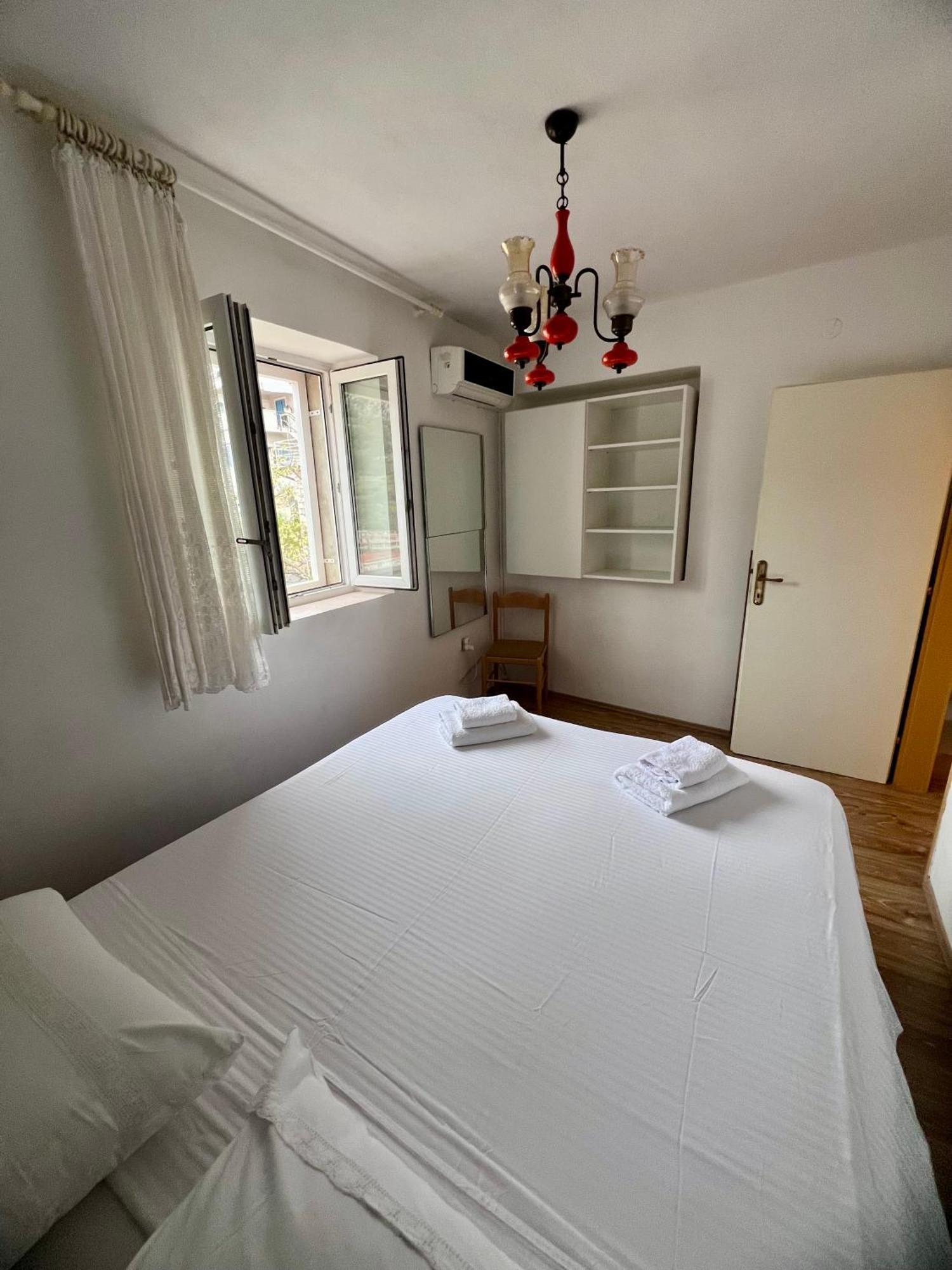Apartments Tudor Nikola フヴァル エクステリア 写真